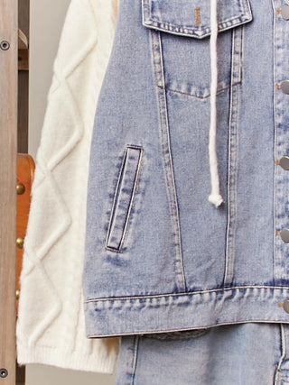 The Cozy Contrast Denim Jacket